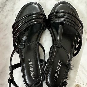 New in box black flat strappy sandal size 7.5